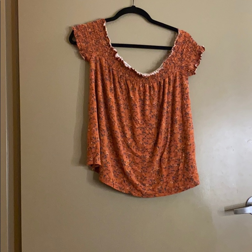 Sandy and sis | off the shoulder floral tee